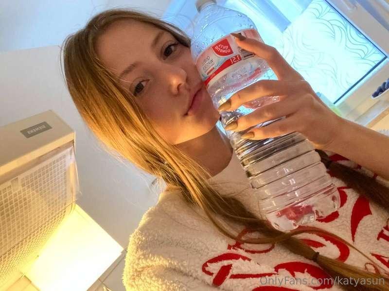 Do you drink your daily water intake? 💧 I've noticed it's re..