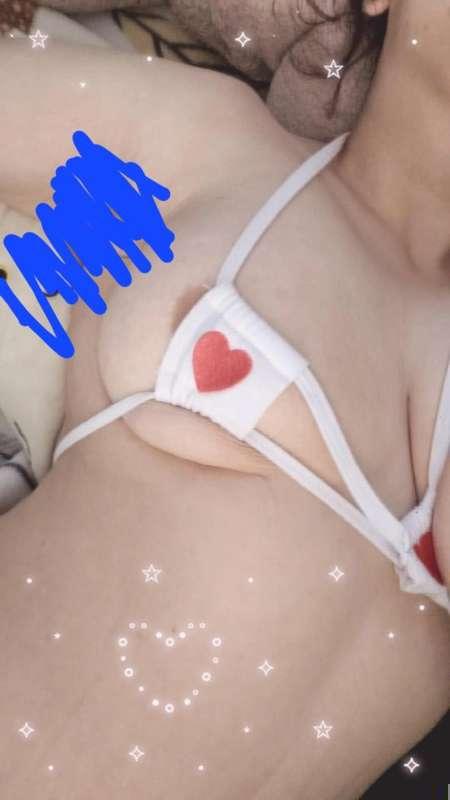 Morning Underboob 