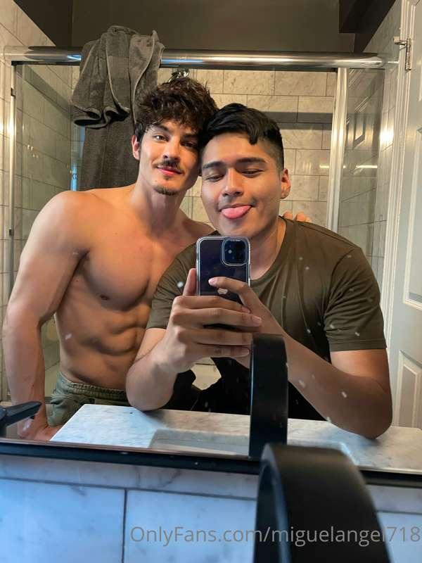 We took these pics after he filled me up with his cum 🥰🥰🥰 @c..
