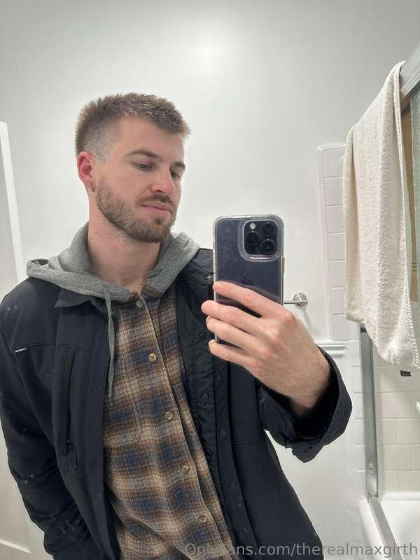 new haircut :)  💇 not nudes but hope you like 😎