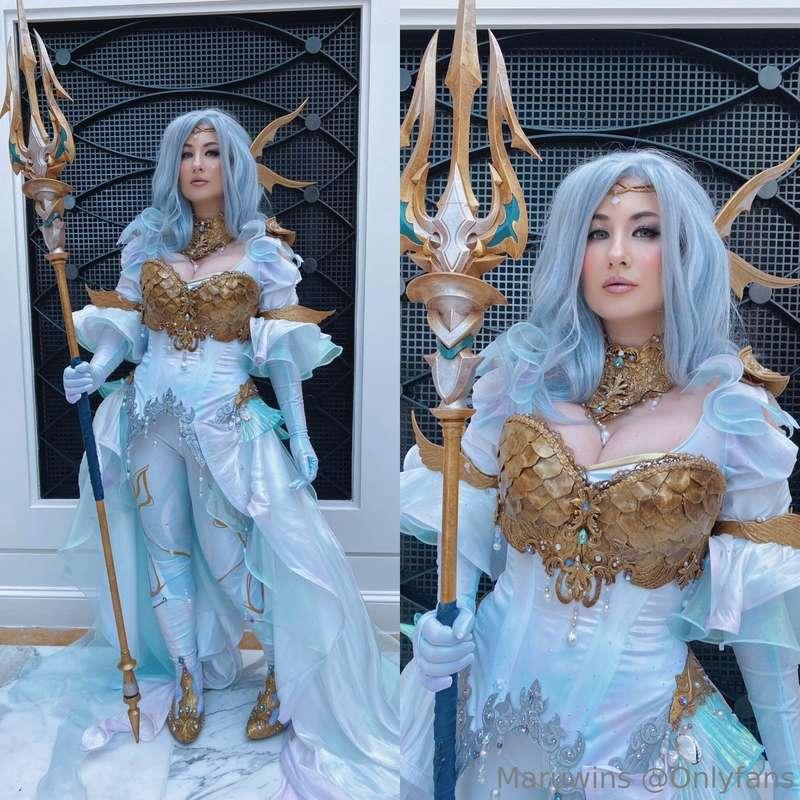 I got very few photos of my Saturday cosplay 😞 and the photo..