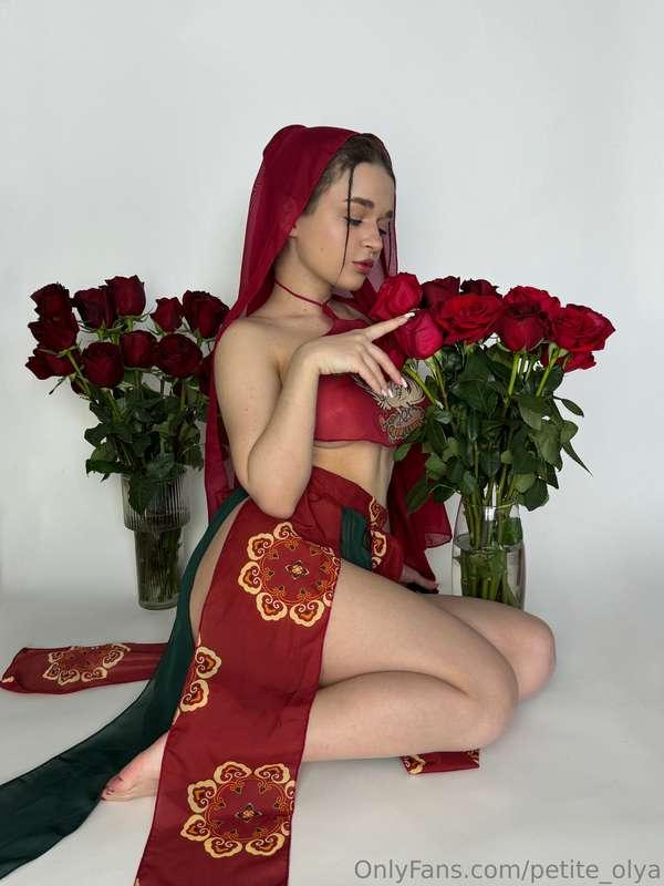 Red roses + mystery + passion = the hottest nights💋We can ch..