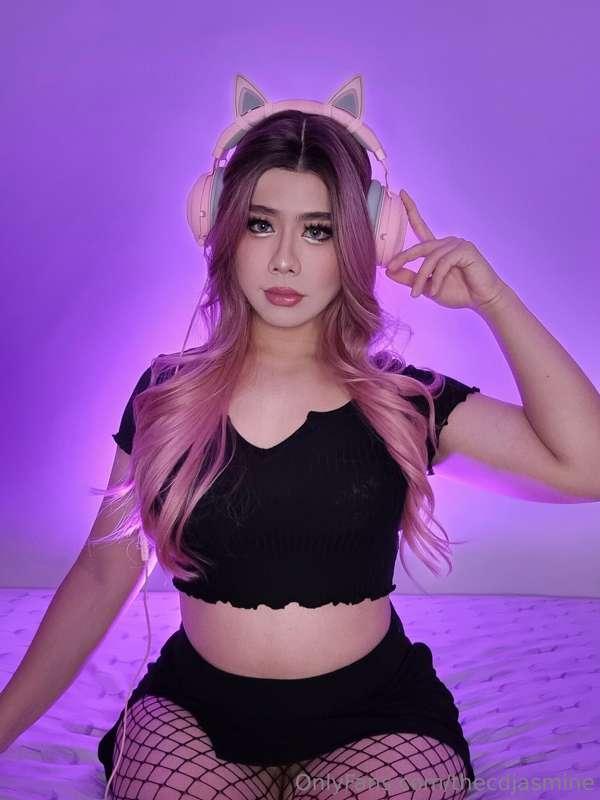 Would you be willing to date a girl like me? ❤️‍🔥
