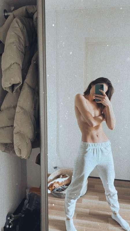 Hello 🌝 quarantine is so boring