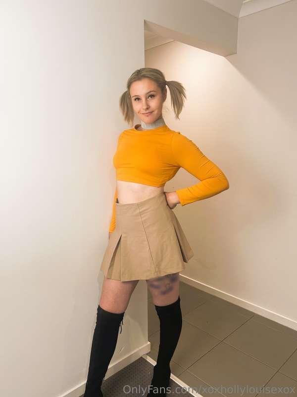 Hows my outfit?