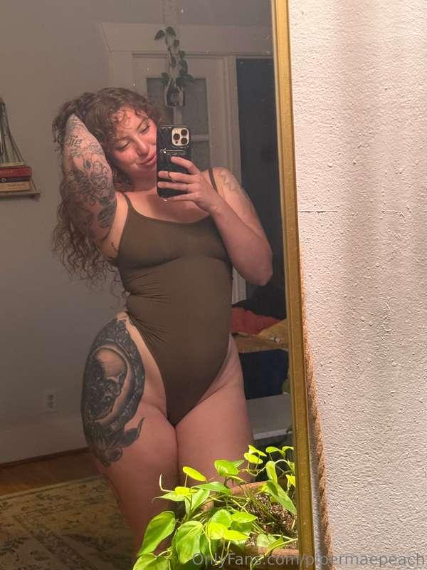 Feeling cute and a little horned up! Let’s see where this en..