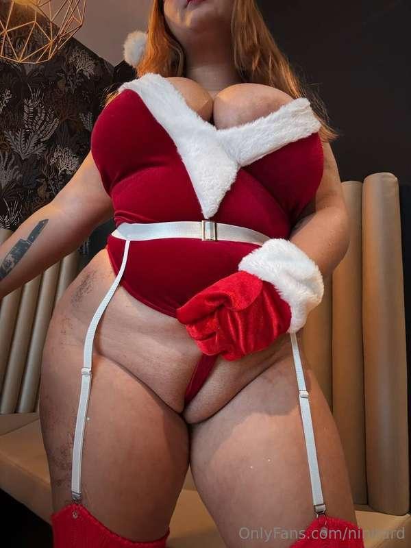 🎄 Mrs. Claus Set 🎄Want to help me get out of this outfit? AL..