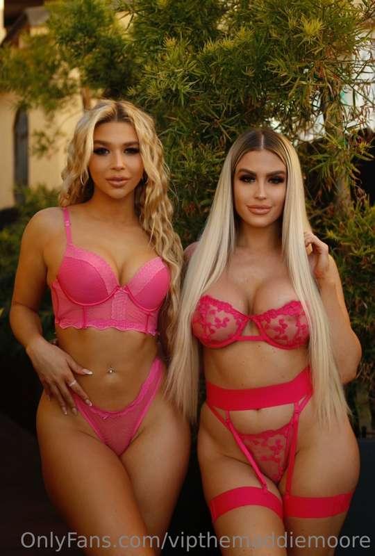 Sending out this set tomorrow with my twin @lindseyrenneee 🥰..