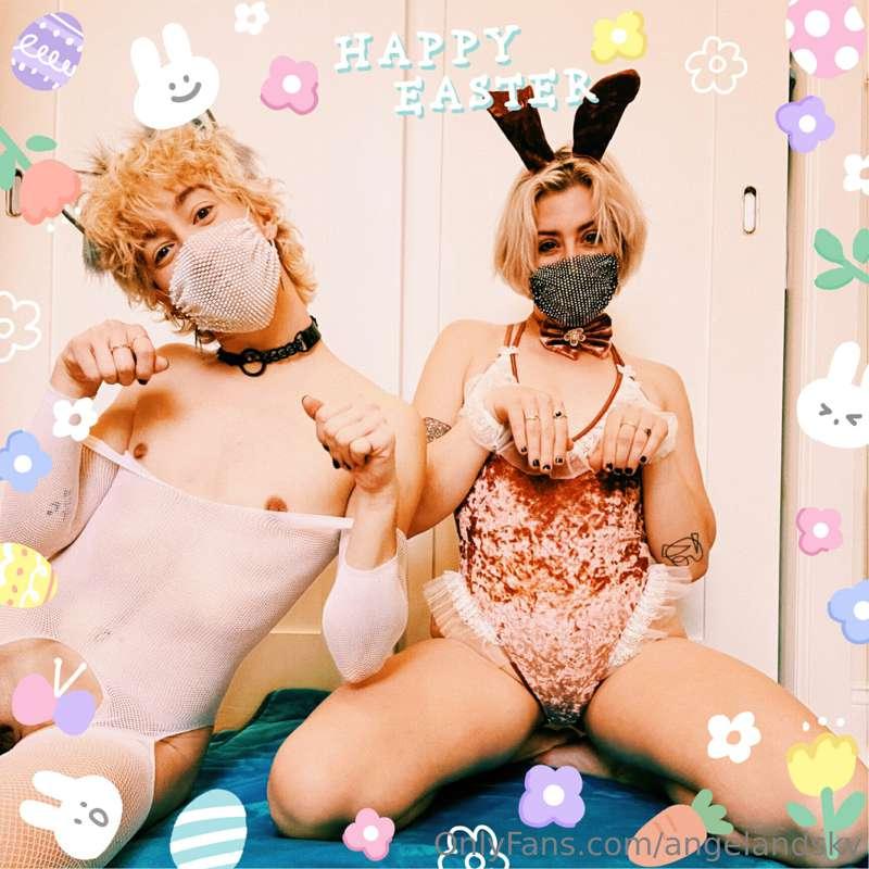 He is Risen, and we hope you are too 😘 

🦊💕🐰