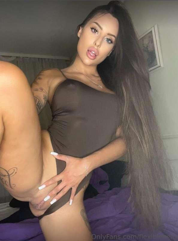 Awesome girl @flexiblenelly has started her page and wants t..