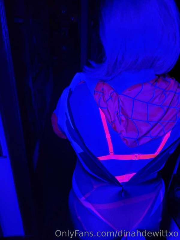 Happy Friday~! 😘
Here’s the rest of the shoot from @sackerha..