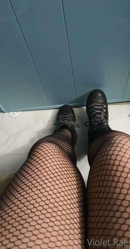 Black Fishnets and new Boots!