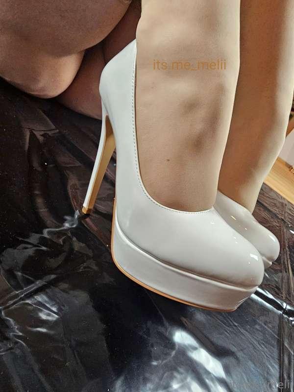 Leck meine weißen High Heels du kleiner Loser😈👠👅Lick my whit..