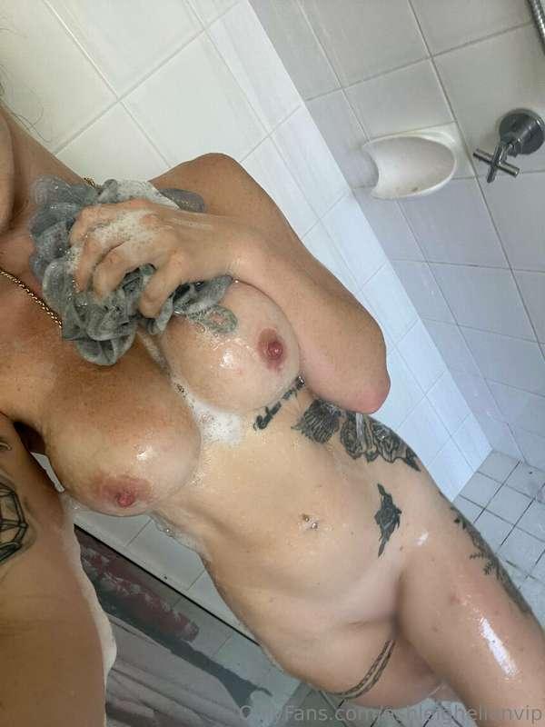 Let's get all soapy and wet, baby! 😜💦