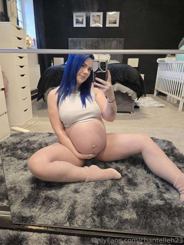 Belly so big it hides my knickers 😂😂