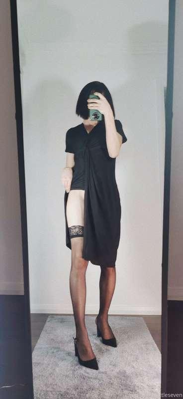 29/10 sometime you don't need panties when wearing dress