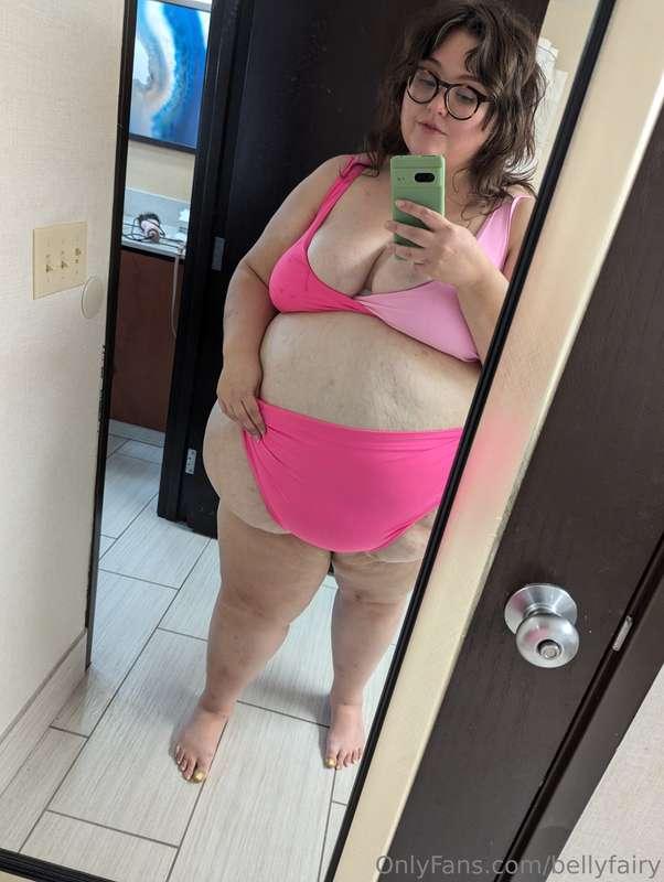 How do you feel about fat girls in glasses? 