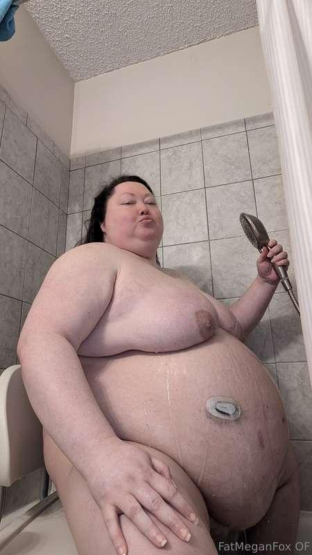 took a shower and that's all the exercise I need today 😎  pi..