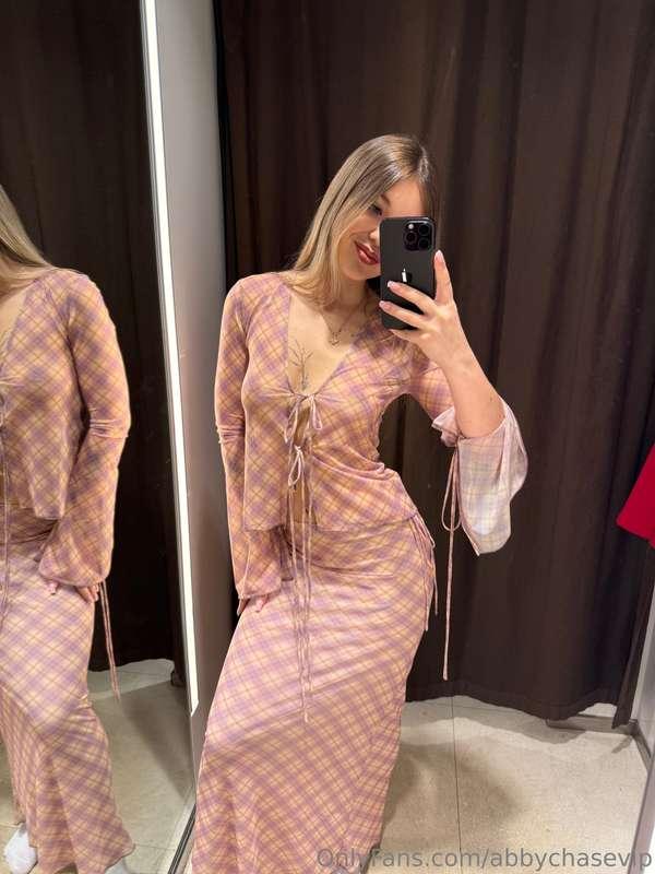 In this dress, you can truly see how good I look ❤️‍🔥🥵My bod..