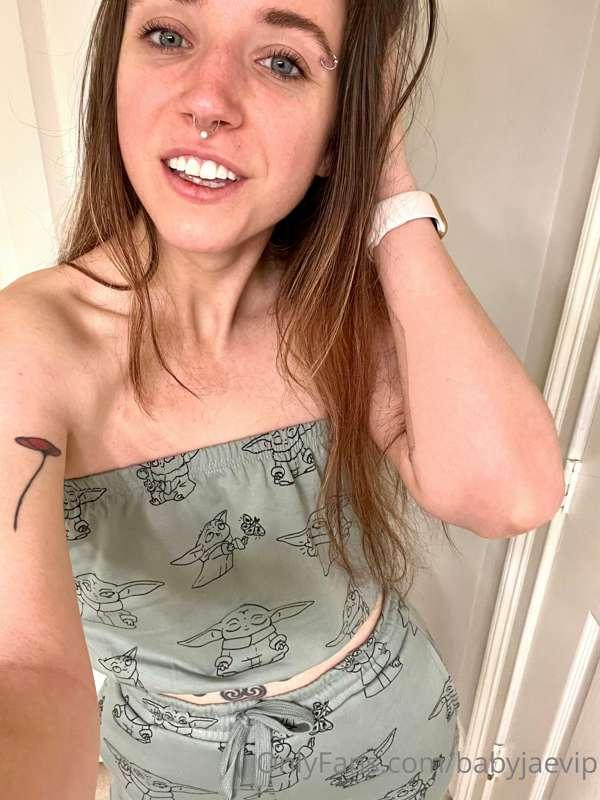 You babes like nerdy girls?