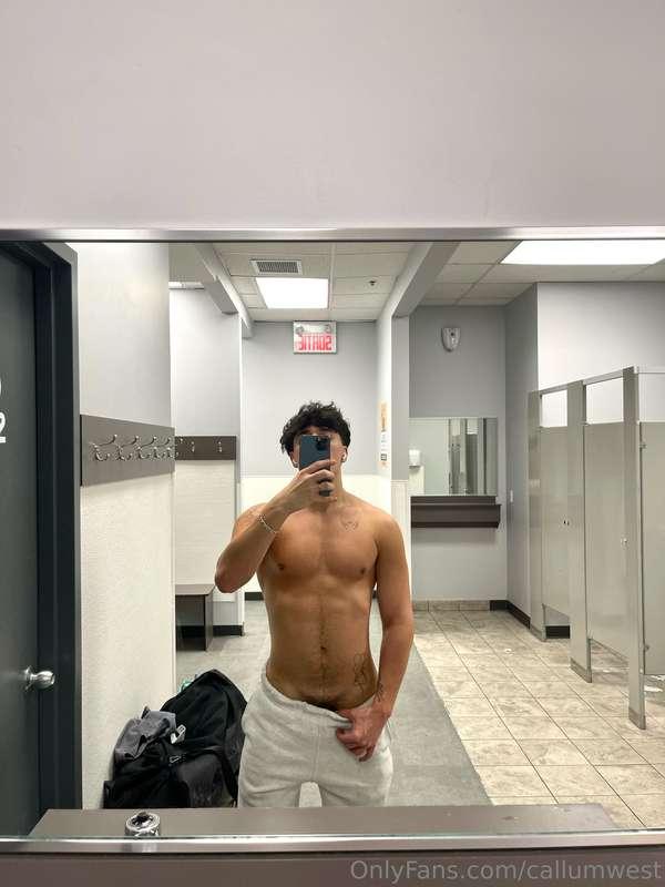 Gym gets me really horny 🙈👀😈