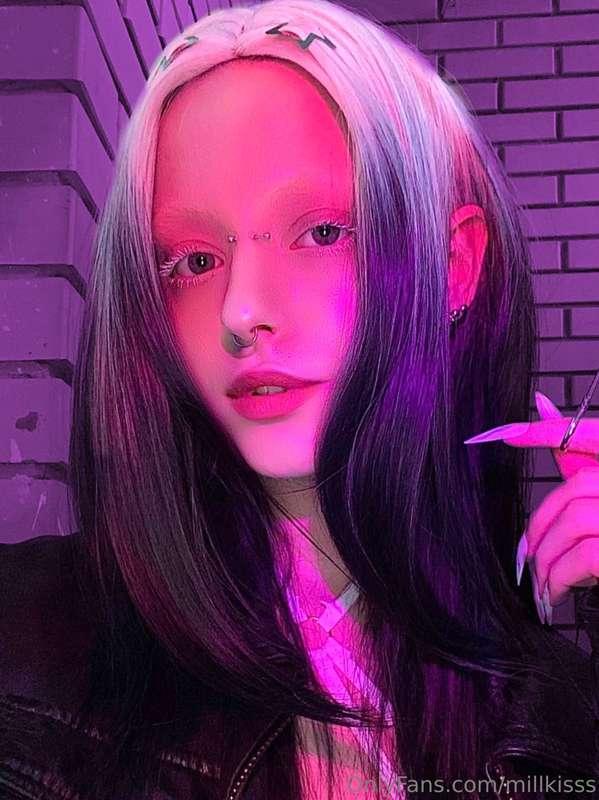 Cyber diva mode activated 👾🕹️