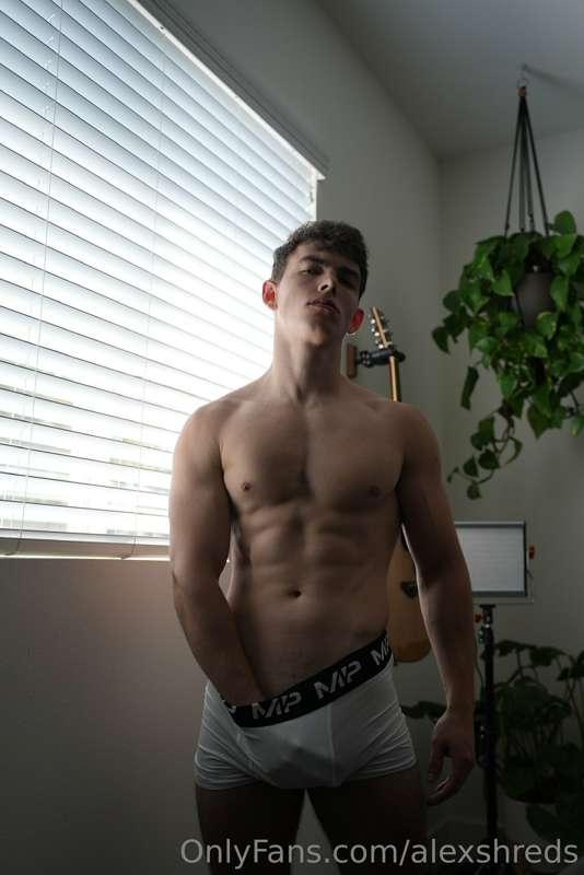 Who's up for some meat for lunch? Heaps of new explicit cont..