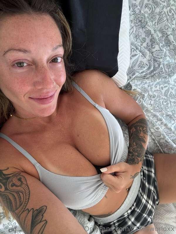 Cum all over these big, bouncy tits like I'm your whore 🥵💦