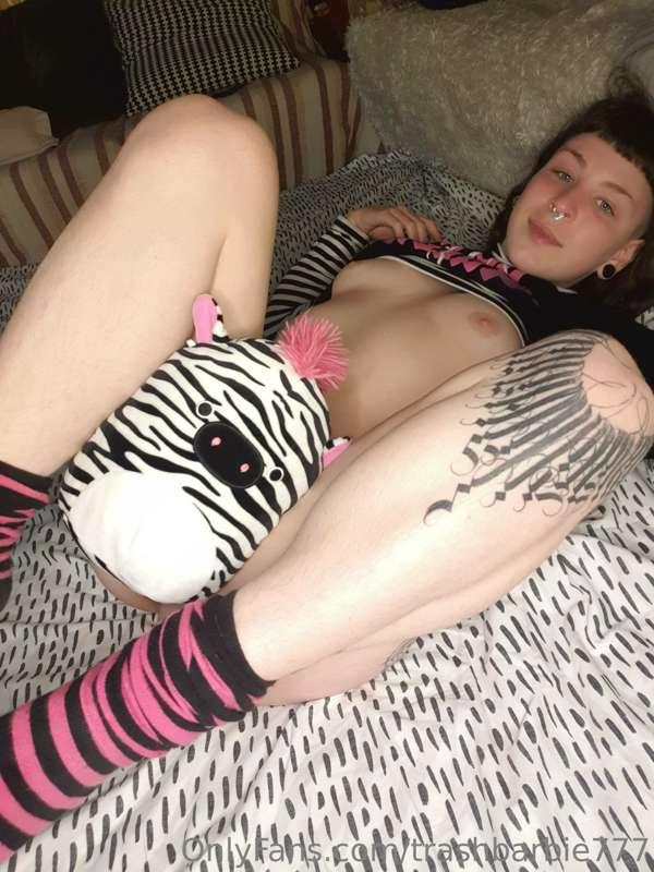 The one time I'd let you take my stuffed toy away from me 🤭😉
