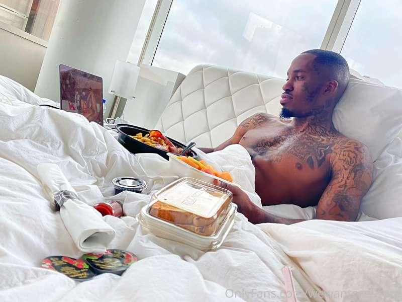 I like to be worshipped...Bring me breakfast in bed while I ..