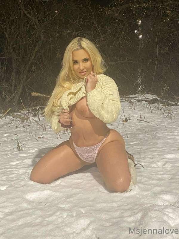 Guess who got booked for another Brazzers scene?!💅🏼