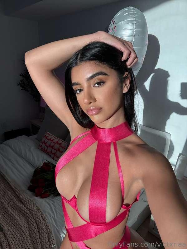 I'm so ready to show you more of the hot Valentine's content..