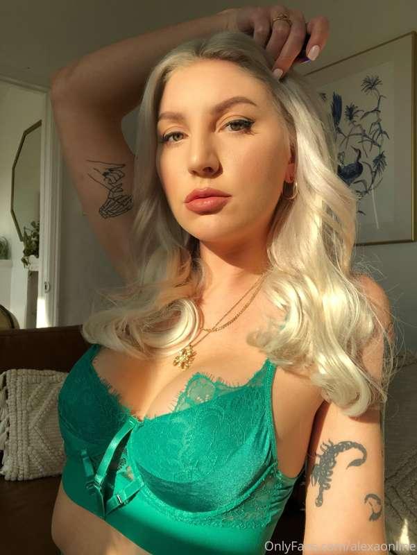 sorry yall might see a lot of this green set i just think it..