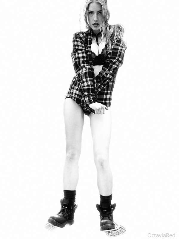 Lil taste of what I've been up to 💋🖤👢