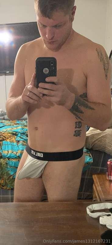 Who wants to be my sugar daddy or mommy I need love. 😮‍💨🤑😈 I..
