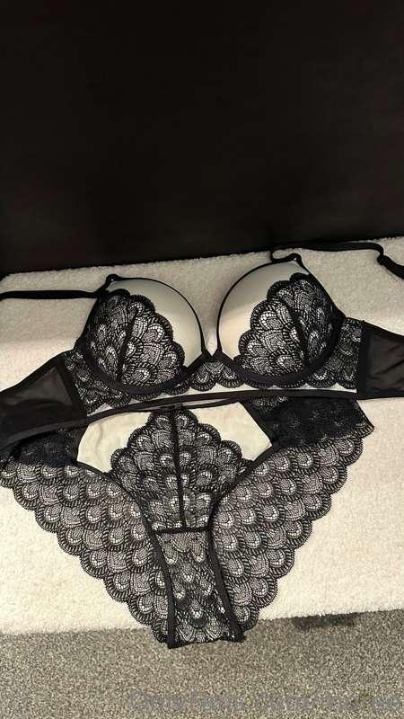 €50,- 1 dag dragen exclusief verzending
€50,- 1 day wear exc..