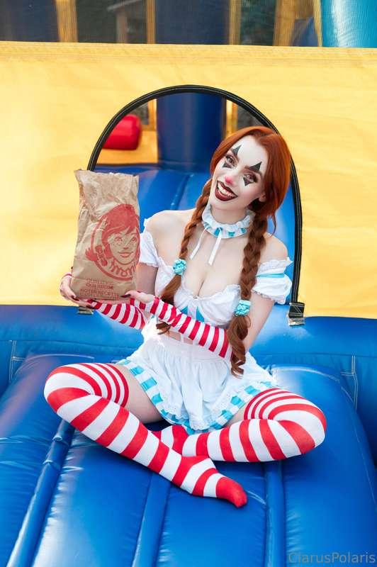 Yes, I always eat my Baconator like this 😌 don't you??? Happ..