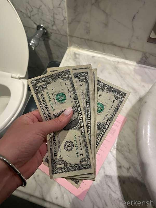 I went to go apply to a strip club last night and this guy r..