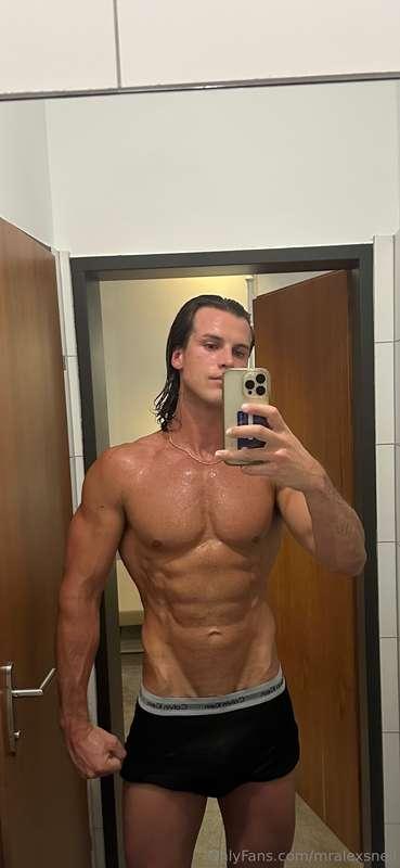 Post sauna madness 🥵 help