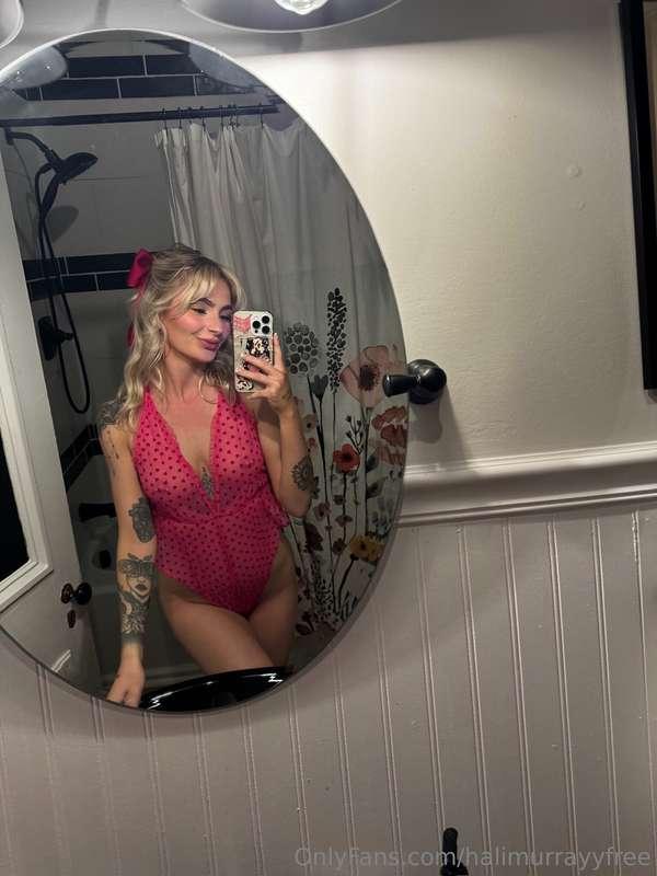 This outfit isn't the only thing pink😜