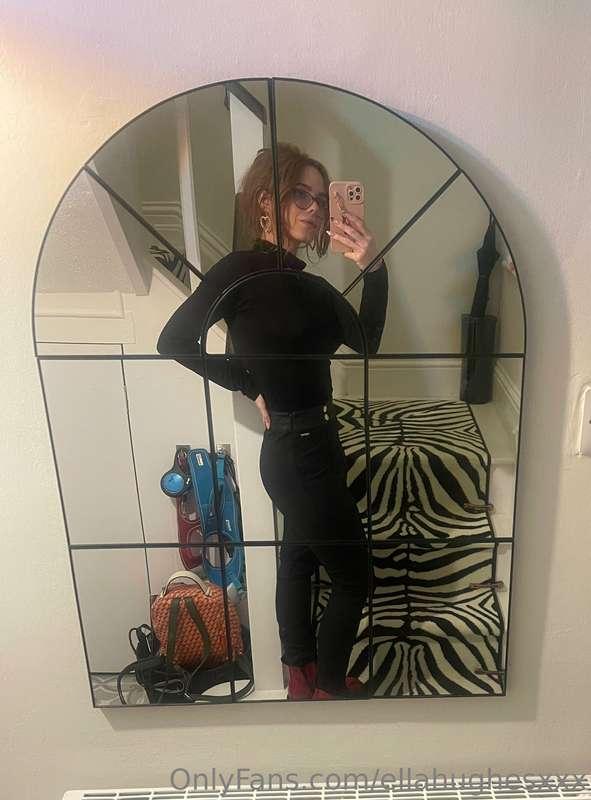 A dog mum night out @ the theatre without the fur baby 😂