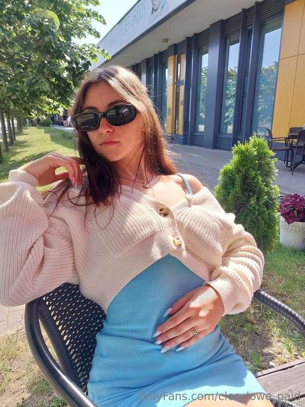 I love open-air cafés!! Would you like to have a date with m..