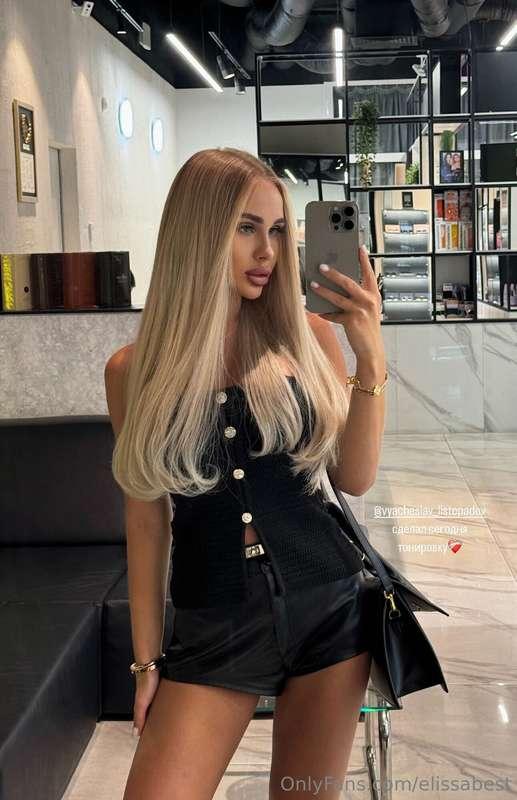 Long hair 💇‍♀️don’t care 