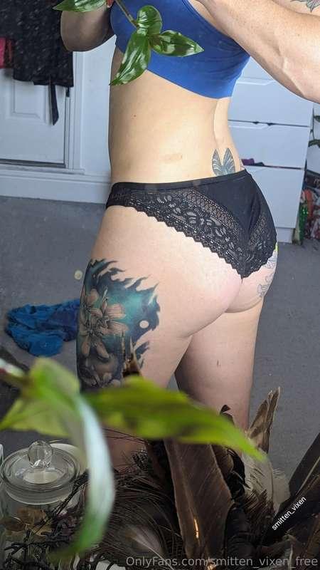 Today's little black panties 🖤