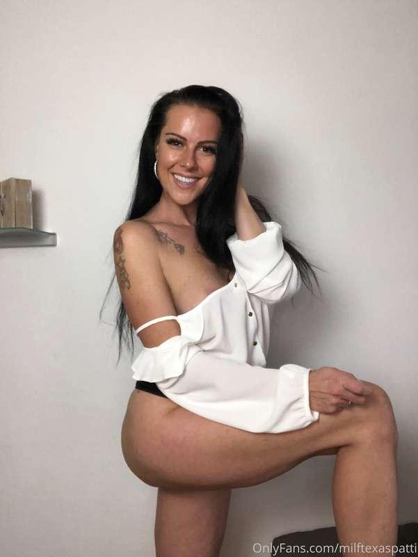 Today it was all about milfs 
U want to see more milf stuff ..