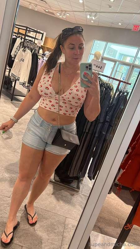Mommy Monday 😜 just out in my natural habitat lol love going..