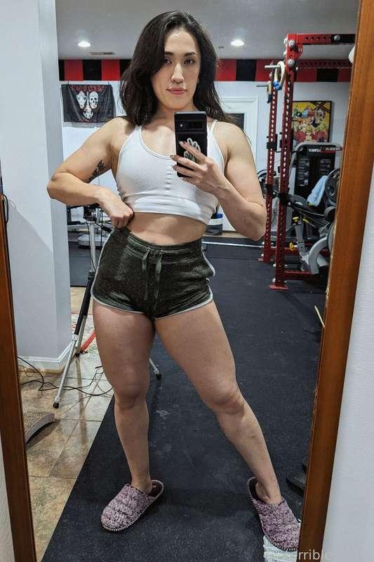 another day another leg workout. tbh this one is slightly lewd just because of the filming angles lol