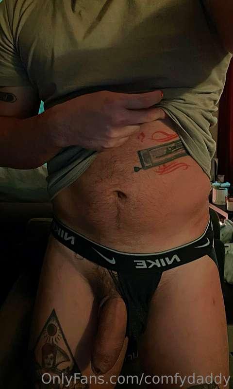 Popped out of another ripped jockstrap 😝