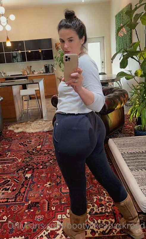 Milf next door playing “On/Off”