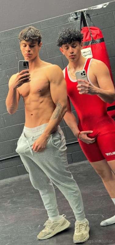 who wants more of @parkerreid? sub to him rn 